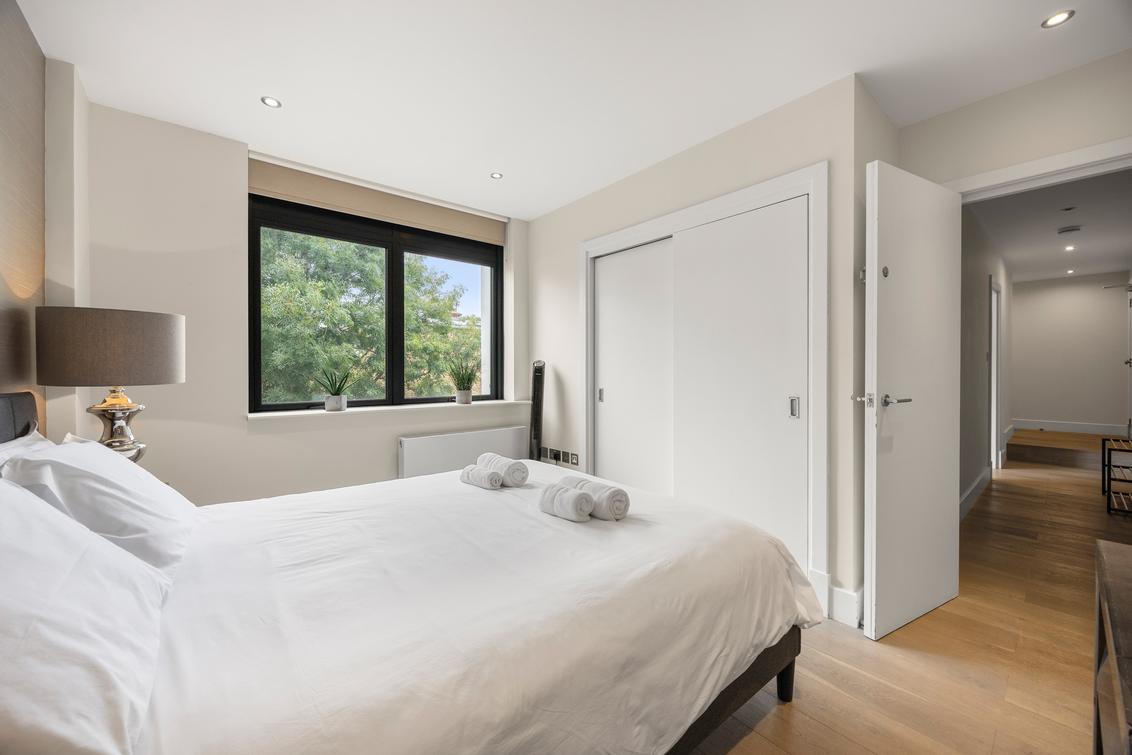 Luxury 2BR Urban Oasis Wimbledon Park SW19 photo 3