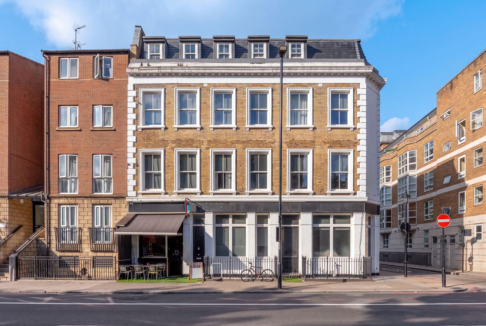 Luxury 3 Bedroom Apartment in Pimlico photo 3
