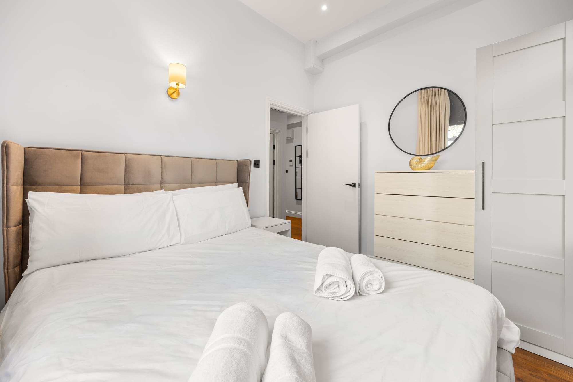 Luxury 3 Bedroom Apartment in Pimlico photo 4