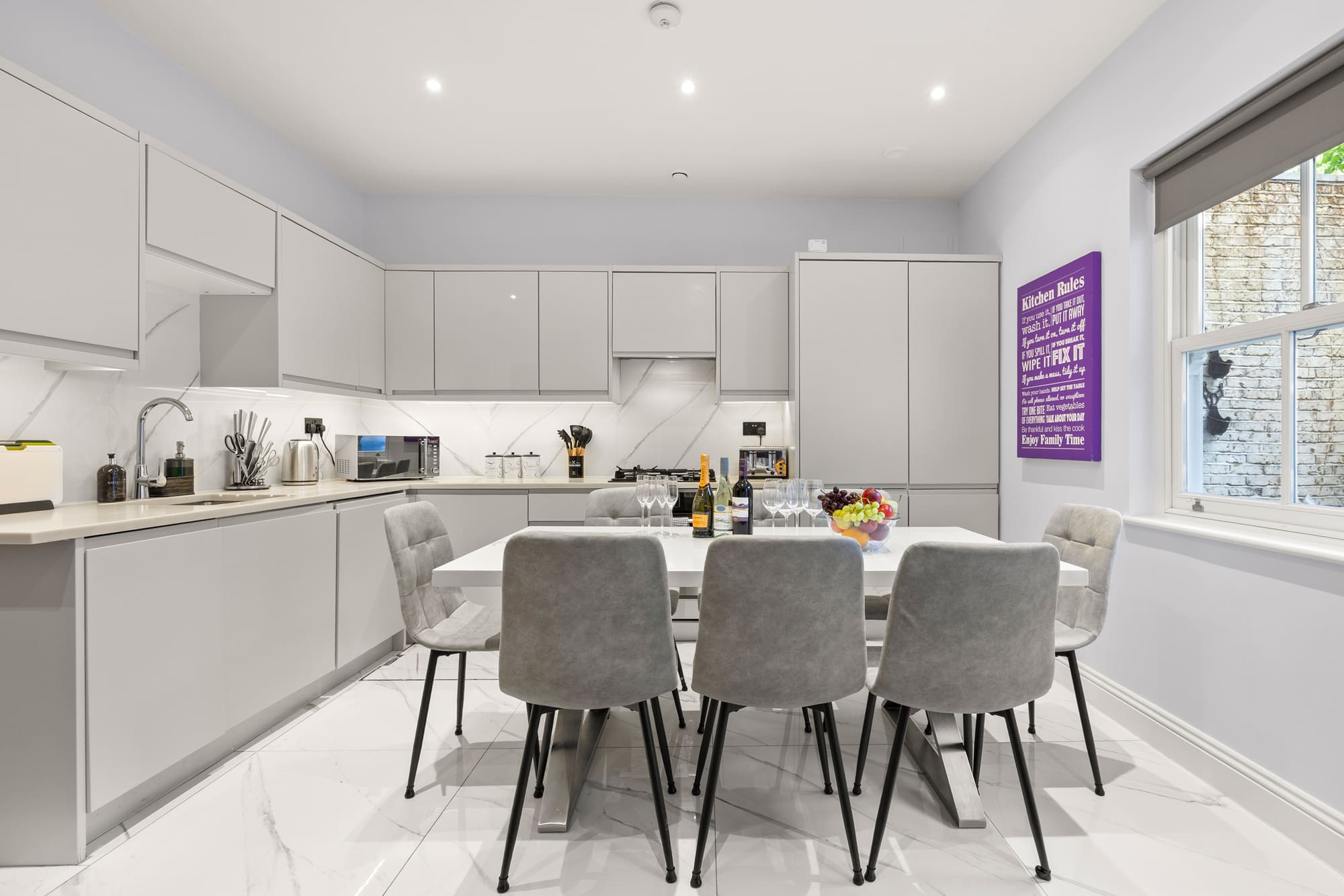 3 Bed Stylish Duplex by Victoria Station photo 5